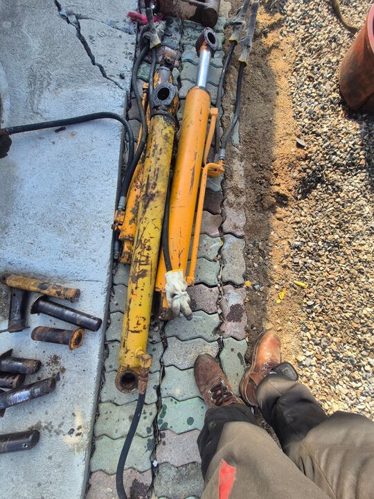 삼성3a유압실린더 삼성3a굴삭기 실린더 삼성3a굴삭기 실린더 삼성굴삭기 유압 실린더 사진1