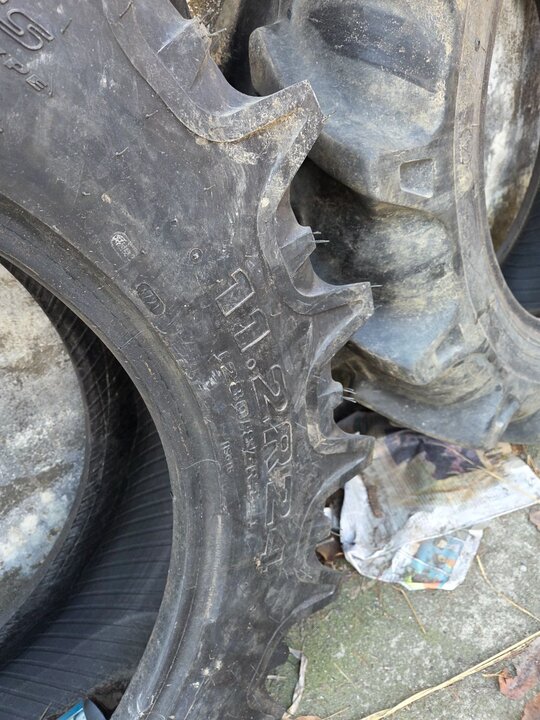 존디어 트랙터 1750 (53마력) 타이어 사진1