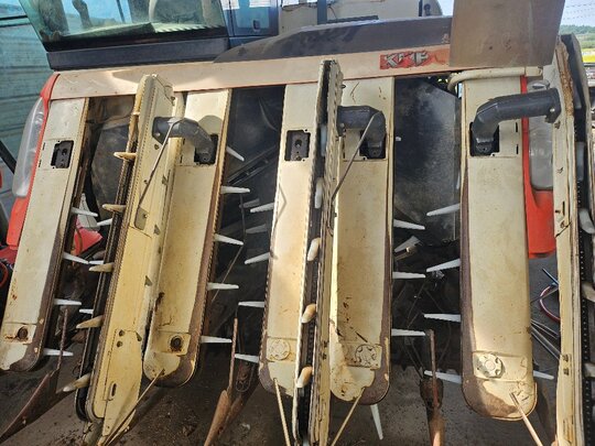 Kubota Combine Harvester ER112 (6Rows) 디바이더