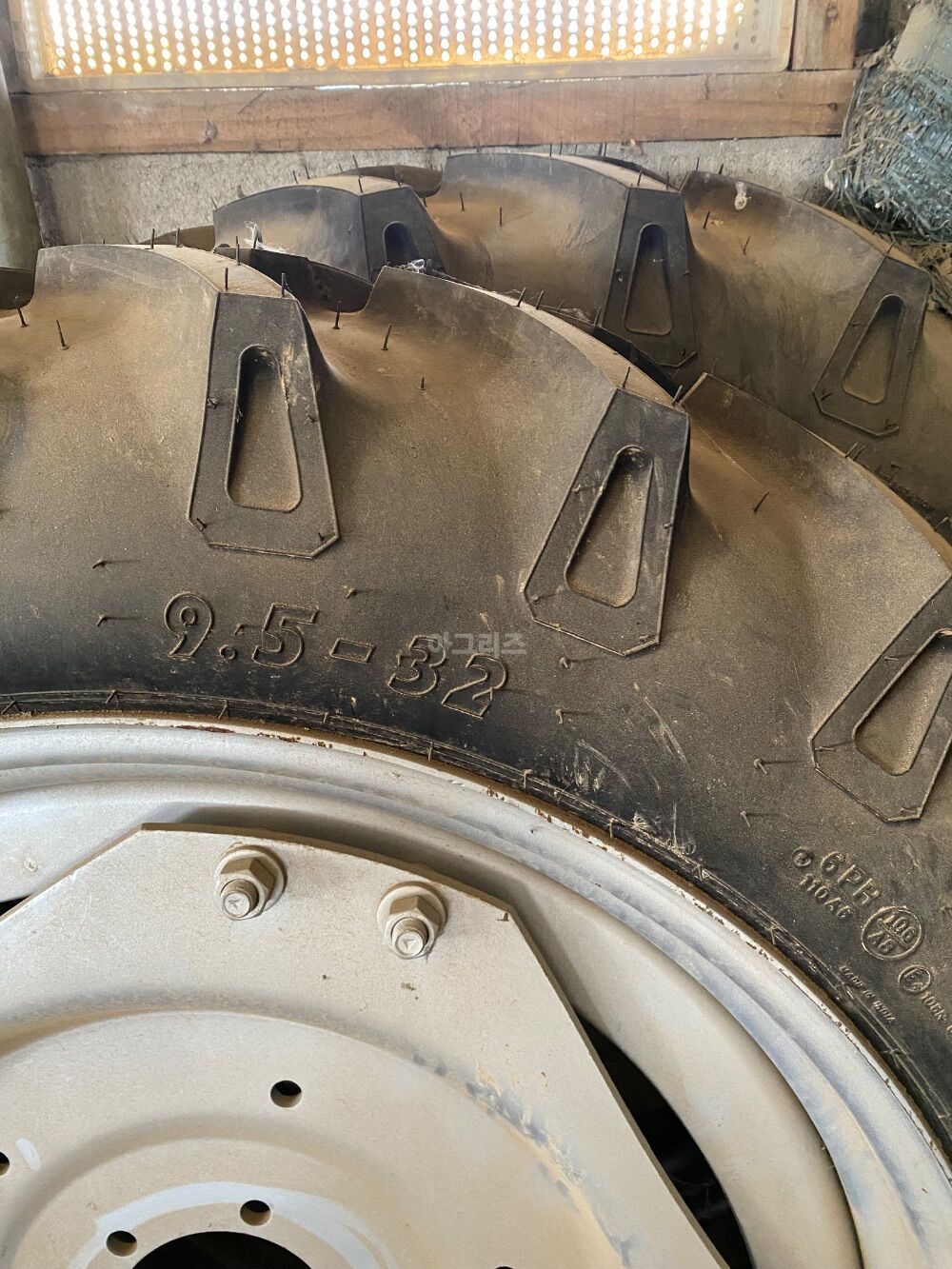  소폭타이어 9.5-32  BKT 소폭Tire 9.5-32 사진2