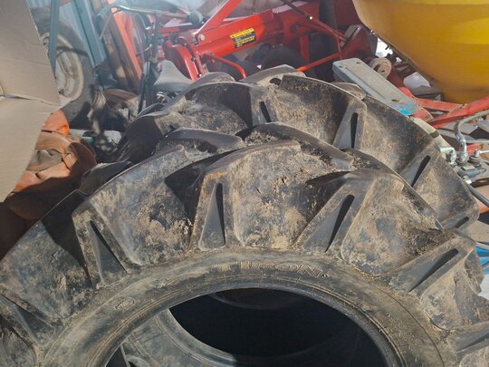 Shibaura 타이어 13.6 - 24  Tire 사진1