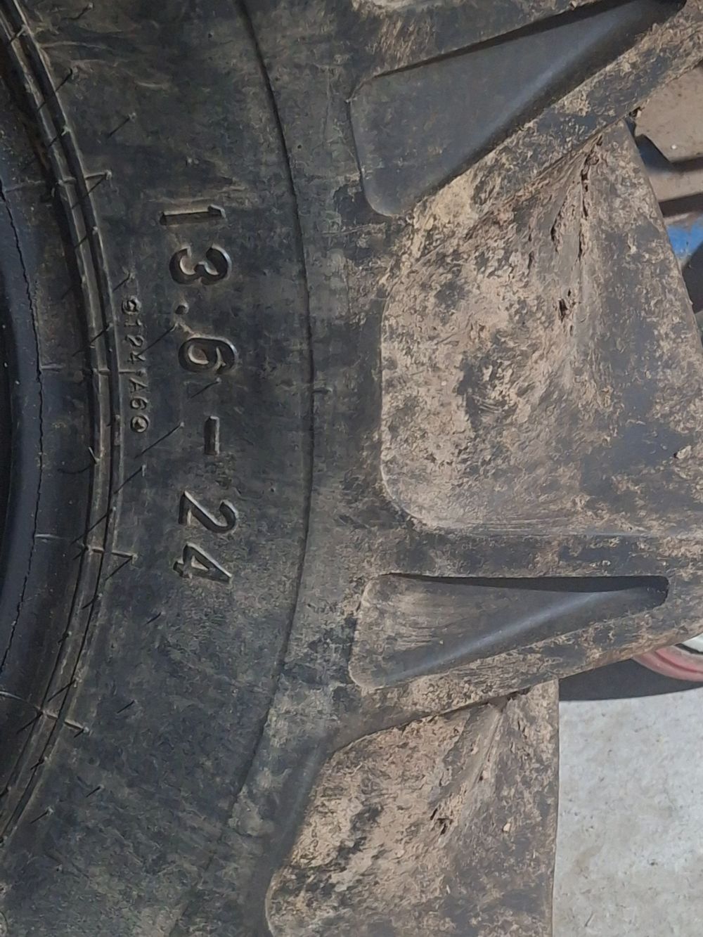 Shibaura 타이어 13.6 - 24  Tire 사진2