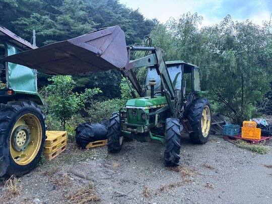 존디어 트랙터 1750 (53마력) 본기랑 로다만 시동되고 움직이긴하나 고장품입니다 사진1