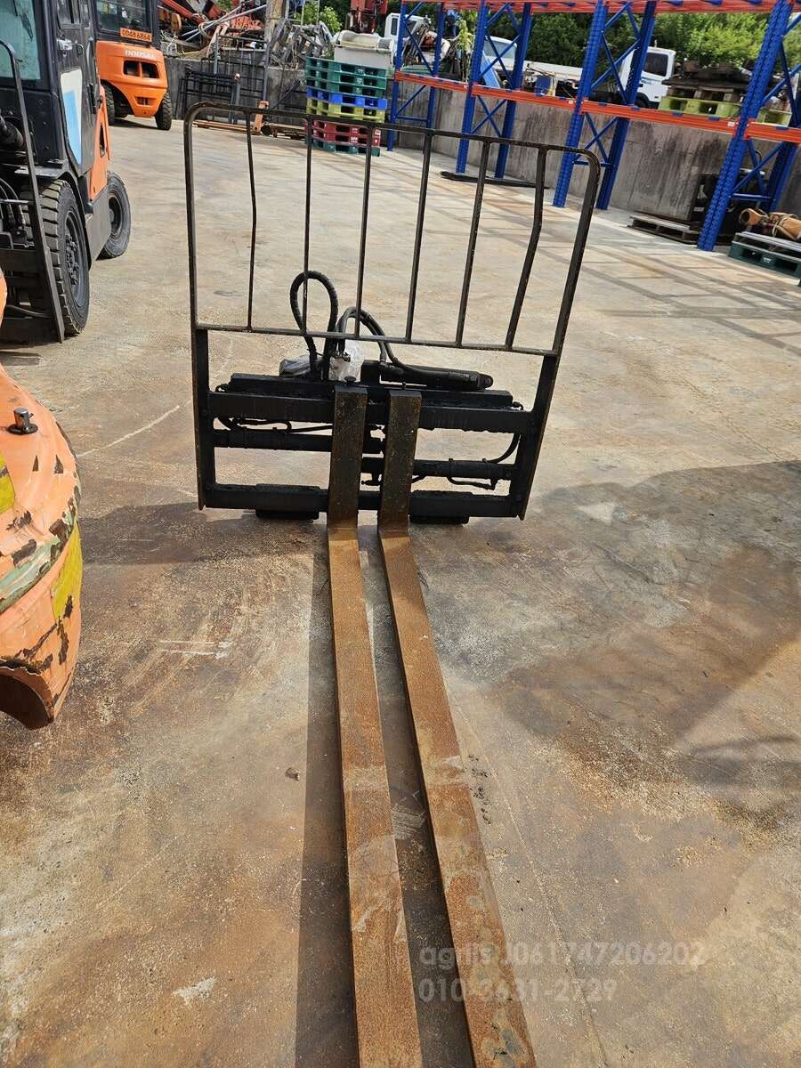 2.5톤 자동발 포크 2.5톤 자동발 포크 사진2