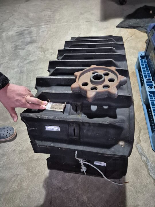 Kukje Combine Harvester DKC685 (4Rows) Track 사진1