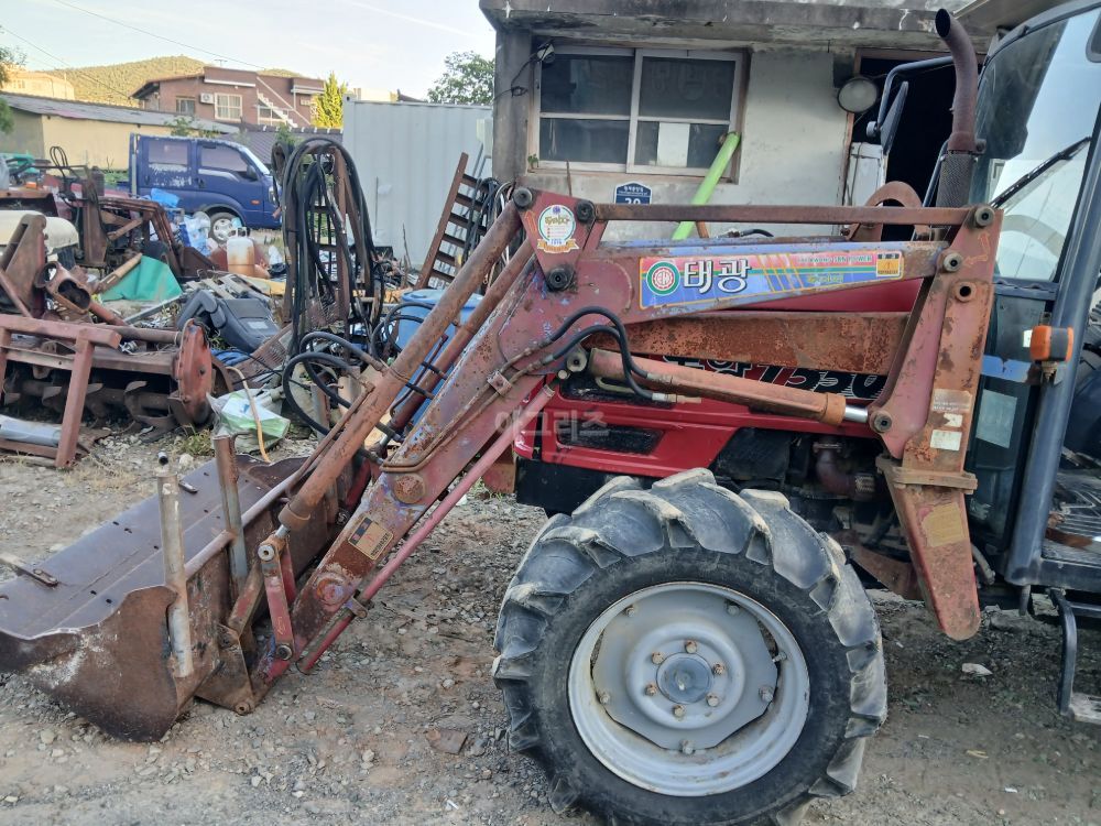 TYM 트랙터 T550 (55마력) 로더 쎗트  사진2