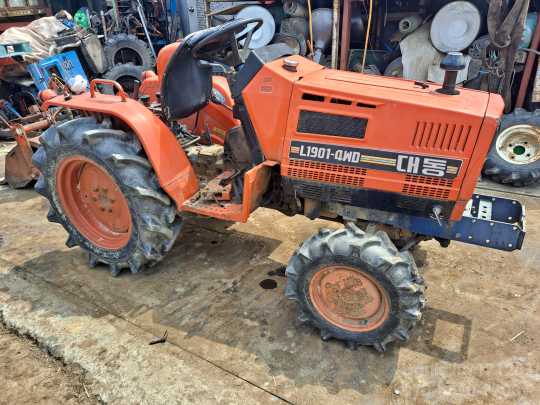 Daedong Tractor L1901 (19hp) Assy 또는 Spare Parts 부위별 .Engine몸통깨짐 사진1