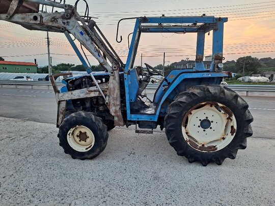 TYM Tractor TA43 (43hp) Assy.Spare Parts적 정상작동됨 사진1