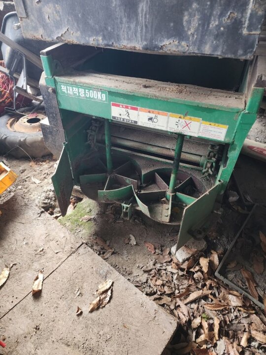 태광 퇴비살포기. SS기용  퇴비살포기 퇴비살포기 SS기용 퇴비살포기 사진1