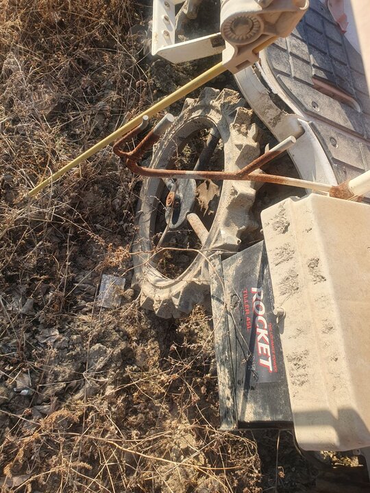 국제 이앙기 (6조식) 엔진및타이어 사진1