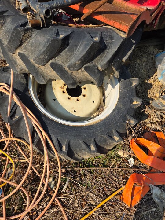 LS 트랙터 LT47 (47마력) 뒤바퀴휠 사진1