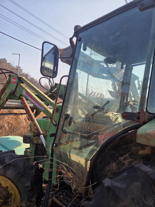 존디어 트랙터 1750 (53마력) 문짝 옆 앞 뒤 유리 다있음 사진1