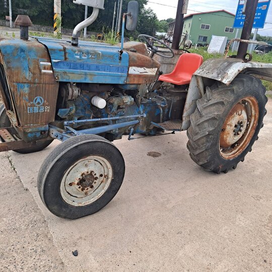 대동 트랙터 3930 (54마력) 앞차축.밋션.관련부품 사진1