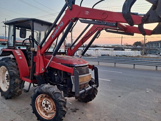 국제 트랙터 F4350-DK (43마력) 전체.부분적으로 사진1