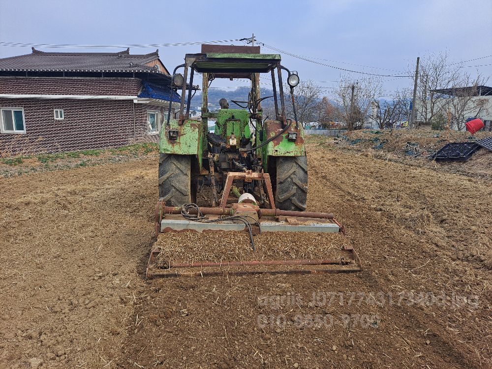  전체기능 잘돼고 엔진시동시 나바가스 나요 독일 도이지 트랙터 공냉식  Assy.Spare Parts적으로 사진2