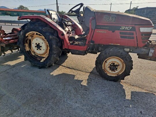 Kukje Tractor AF310 (30hp) 본트랙터와 아세아사각베일러와대차.교환됨 사진1