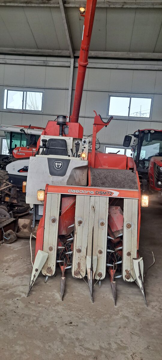 대동 콤바인 DSM72 (4조식) 전체.부분적으로 사진1
