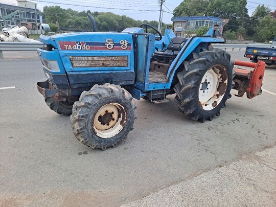 TYM 트랙터 TA4640 (46마력) 본트랙터와 아세아사각베일러와대차.교환됨 사진1