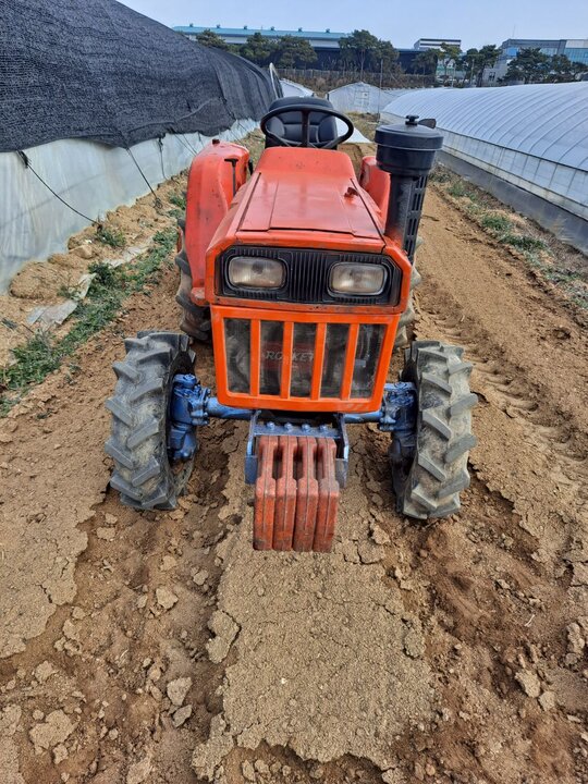 대동 트랙터 L2202-4WD (22마력) 전체.부분적으로 사진1