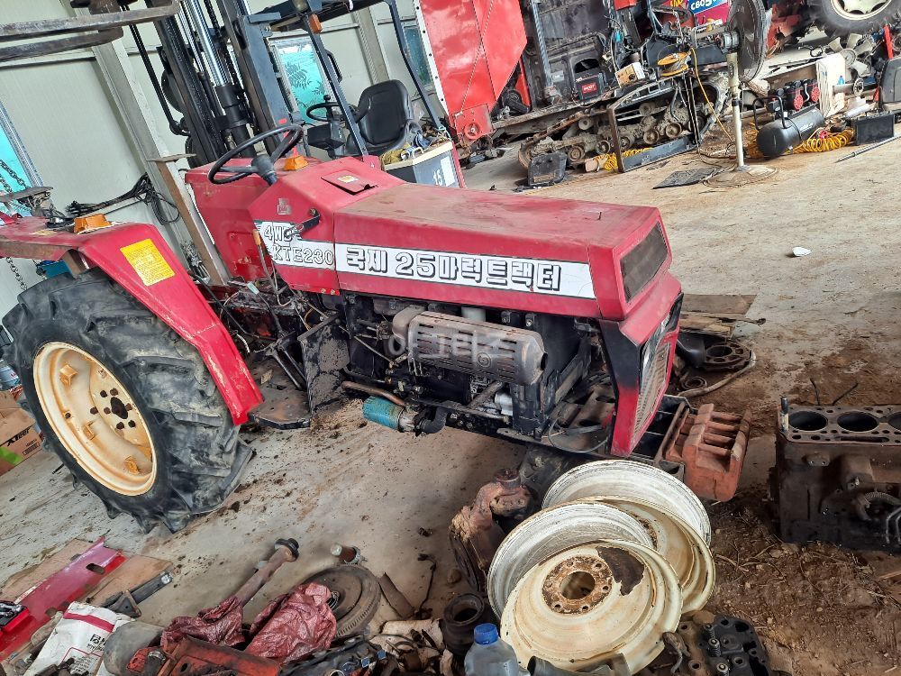 Kukje Tractor F455 (45hp) 국제 KTE230.250F3850.395.415.455중고Spare Parts 사진2