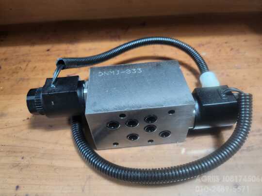 TYM 트랙터 T653 (65마력) 바디(D) ASSY 사진1
