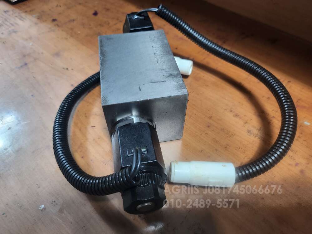 TYM 트랙터 T653 (65마력) 바디(D) ASSY 사진2