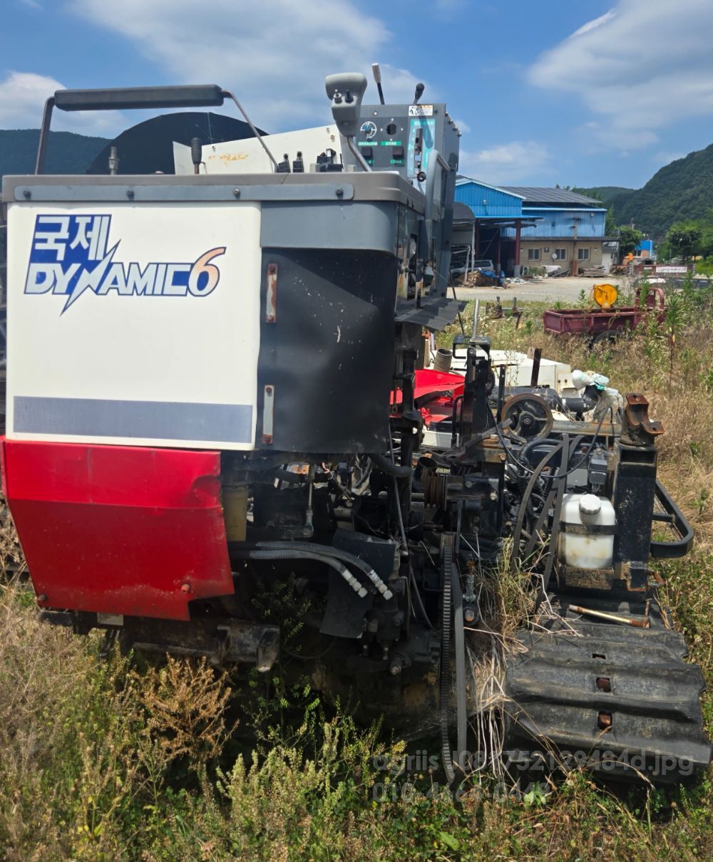    콤바인 하부 사진2