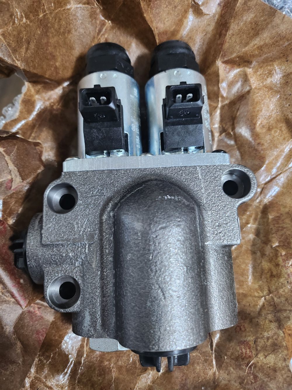 TYM Tractor T720 (72hp) 전자비례밸브Assy 사진1