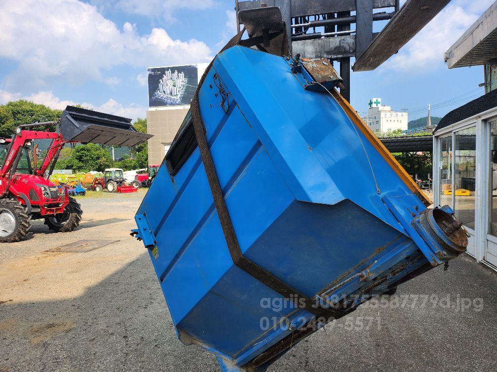 TYM 콤바인 H6000 (4조식) 곡물탱크  사진2