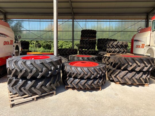 Daedong Tractor 트랙터  Tire 사진1