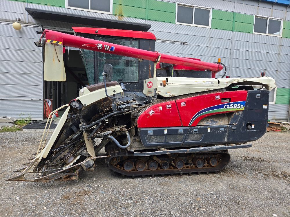 TYM Combine Harvester CX585G (5Rows) 뒤우측면