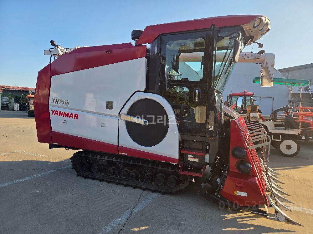 Yanmar Combine Harvester YH7115 (7Rows) 뒤우측면
