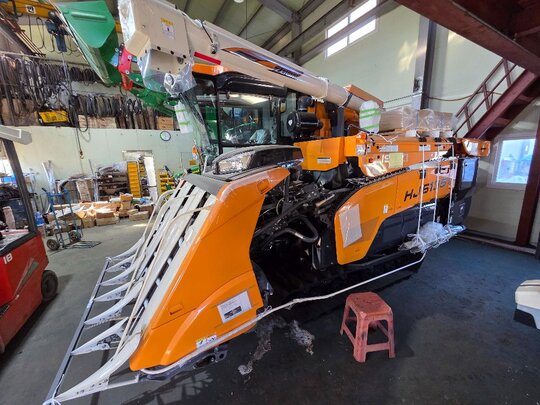 TYM Combine Harvester ISEKI (6Rows) 앞좌측면