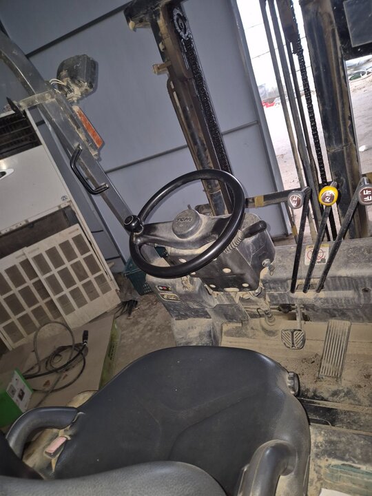  Forklift TCM-S (1.5톤) 앞좌측면