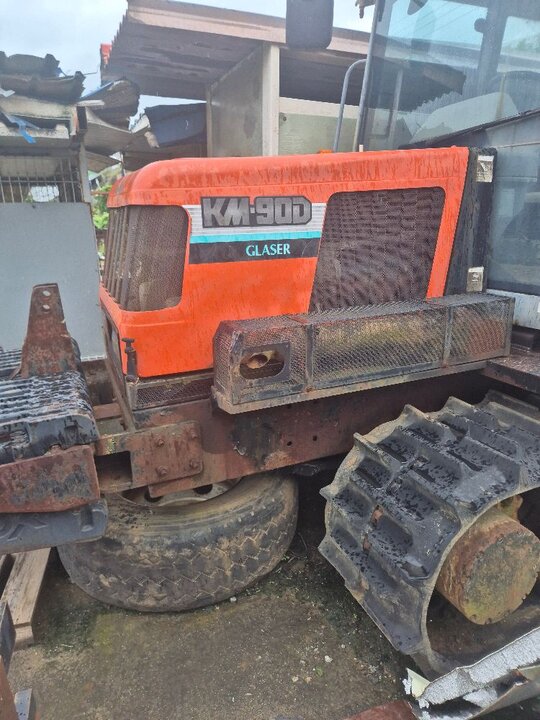구보다 트랙터 KM-90D (90마력) 앞좌측면
