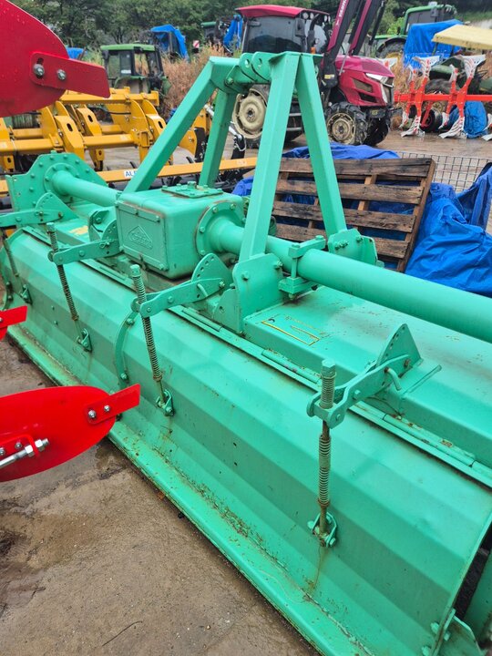 첼리  로타리 K260 (경폭2600cm) 앞좌측면