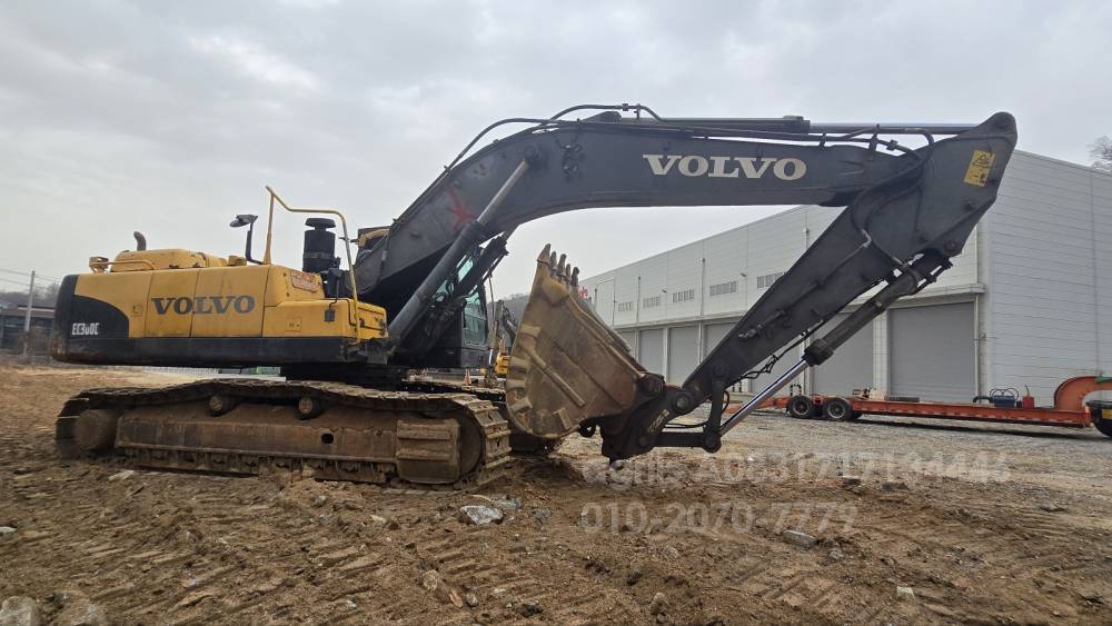  Excavator EC360C  앞좌측면