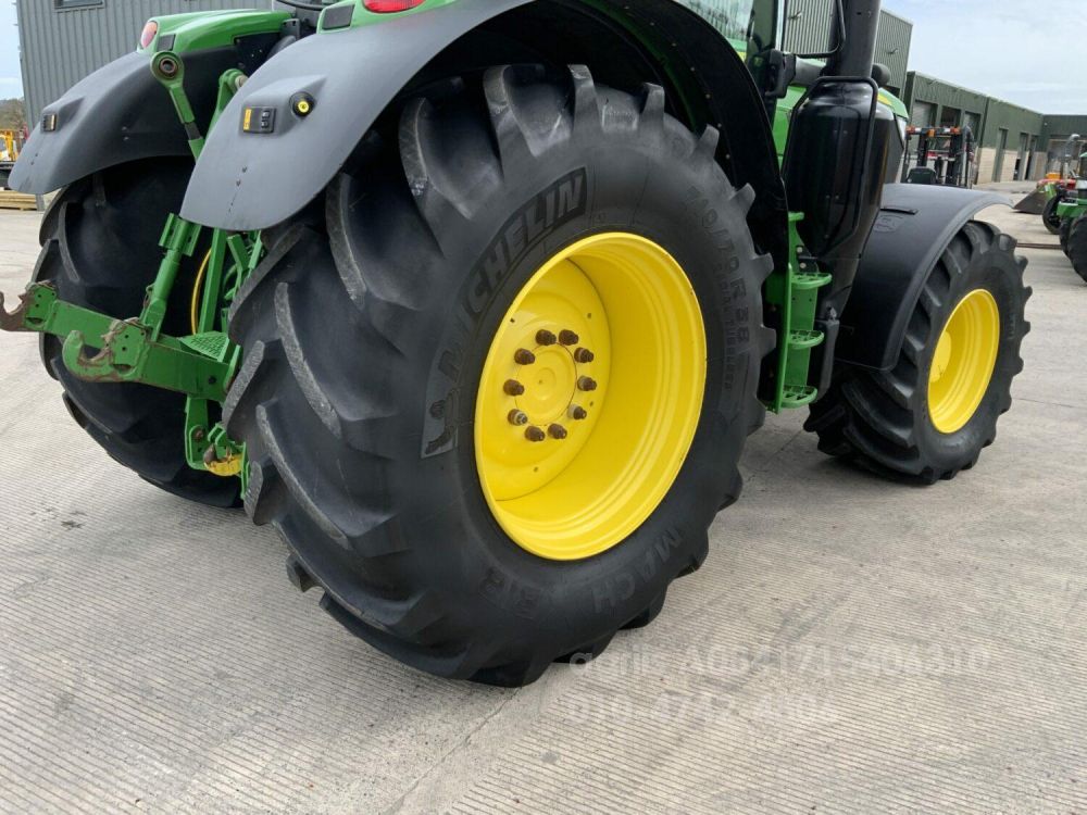 JohnDeere Tractor 6195R  운전석