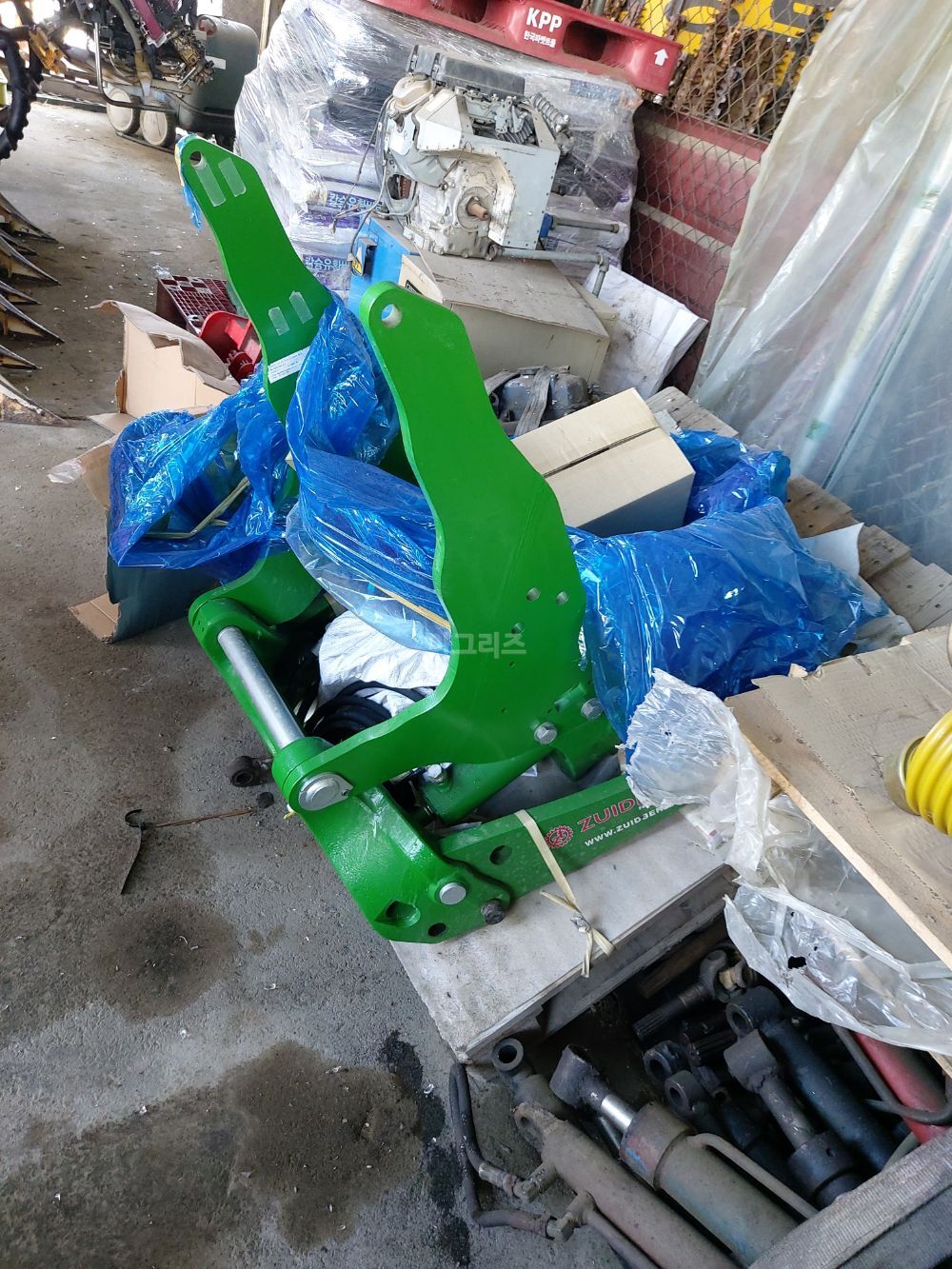 쥐드베르그 잔방 링크 ZUIDBERG FRONT LINKAGE 뒤우측면