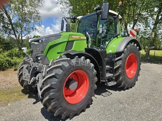  Tractor 724 (240hp) 앞좌측면