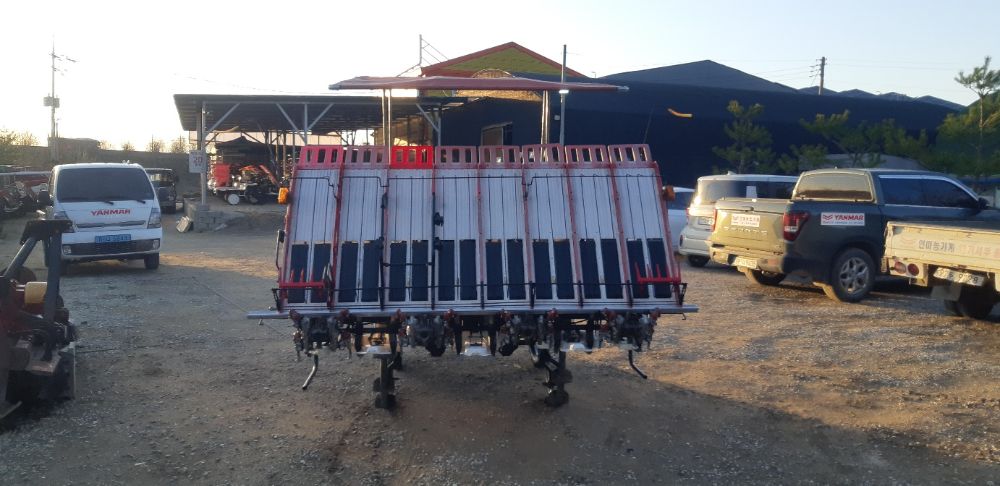 Kukje Rice transplanter RGO-80SD (8Rows) 뒤우측면