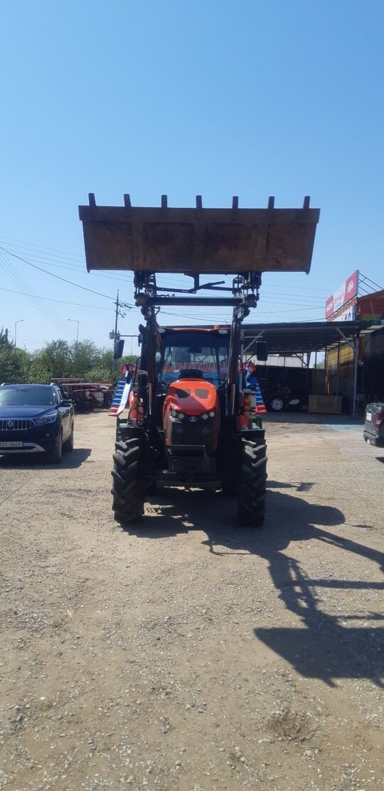 Kubota Tractor MR1007 (106hp) 앞좌측면