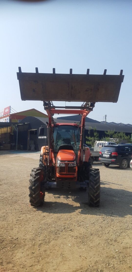 Kubota Tractor M9540 (95hp) 앞좌측면