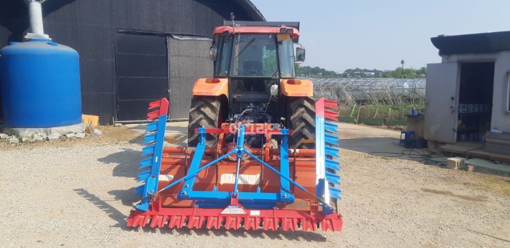 Kubota Tractor M9540 (95hp) 뒤우측면