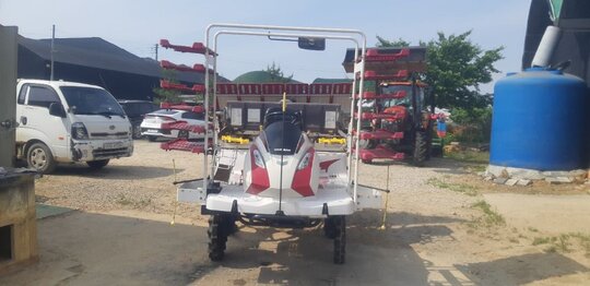 Yanmar Rice transplanter YR6D (6Rows) 앞좌측면