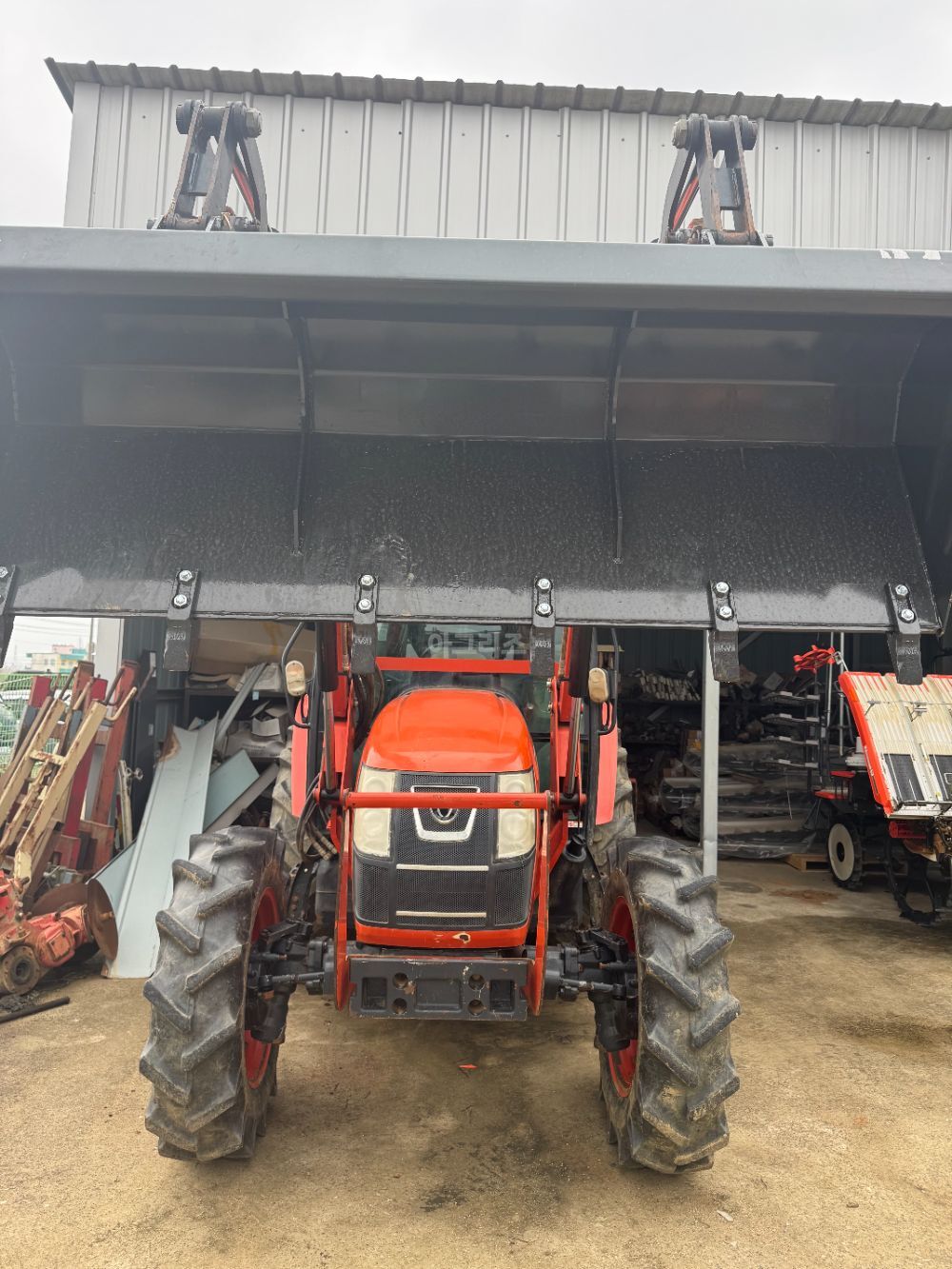 Daedong Tractor RX730 (73hp) 뒤우측면