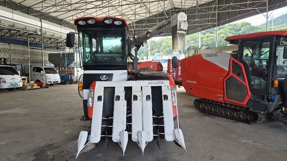 Kubota Combine Harvester ER575K (5Rows) 뒤우측면