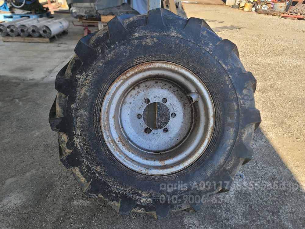 중고 타이어 원형베일러 405/70-20 뒤우측면