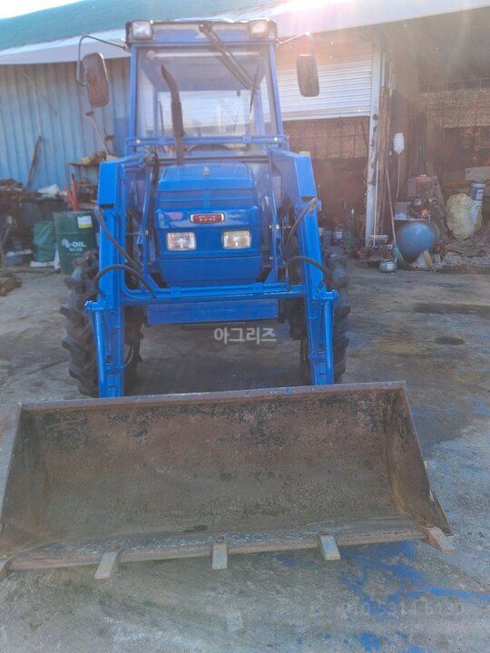 TYM Tractor 5240 (52hp) 앞좌측면