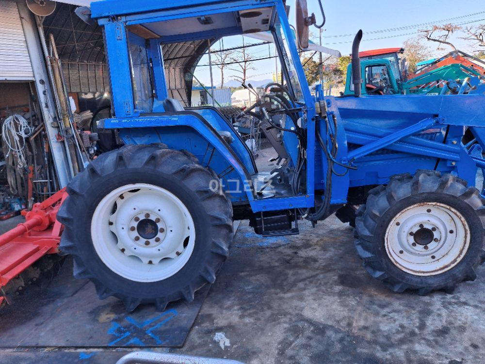 TYM Tractor 5240 (52hp) 뒤우측면